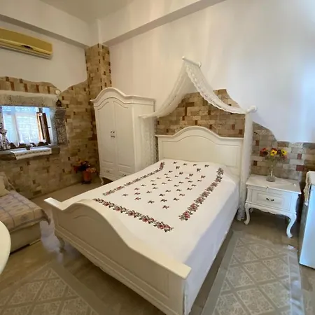 Herakles Butik Çeşme