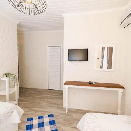 Herakles Butik Oda ve Kahvaltı Çeşme