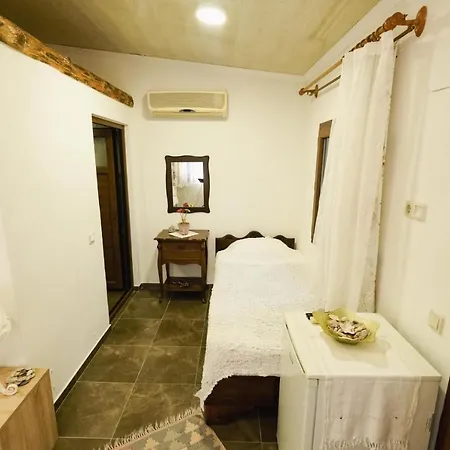 Herakles Bed & Breakfast *