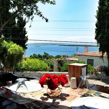 Herakles Bed & Breakfast *