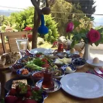 Herakles Bed and Breakfast