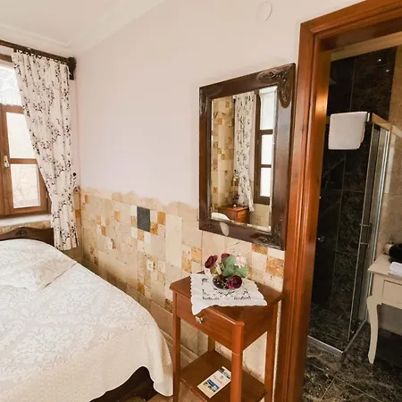 Herakles Bed & Breakfast Cesme