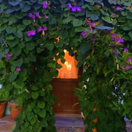 Herakles Hotel *