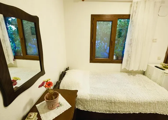 Herakles Bed & Breakfast *